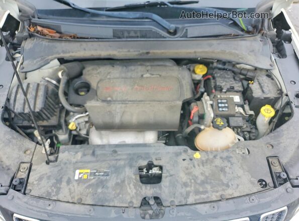 3C4NJDBB3JT270515 2018 JEEP COMPASS White Вид підкапотного простору