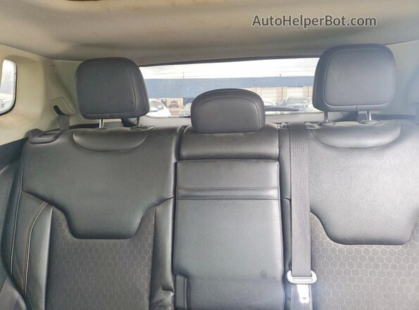 3C4NJDBB3JT280543 2018 JEEP COMPASS Black Vista de los asientos traseros