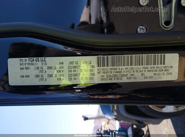 3C4NJDBB3JT349487 2018 JEEP COMPASS Black Widok komory silnika