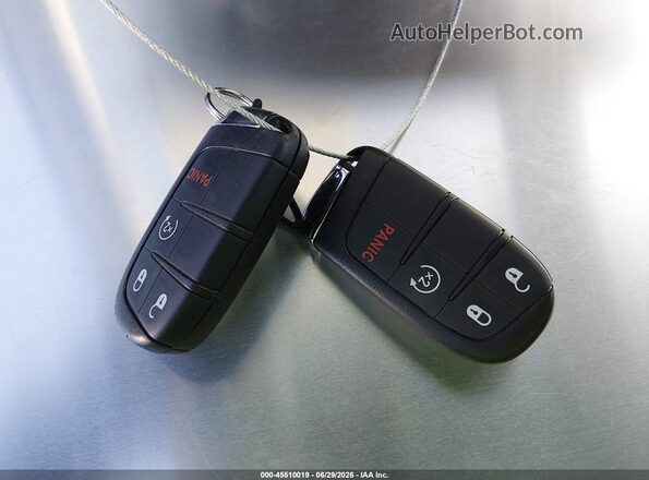 3C4NJDBB3JT349487 2018 JEEP COMPASS Black Widok deski rozdzielczej