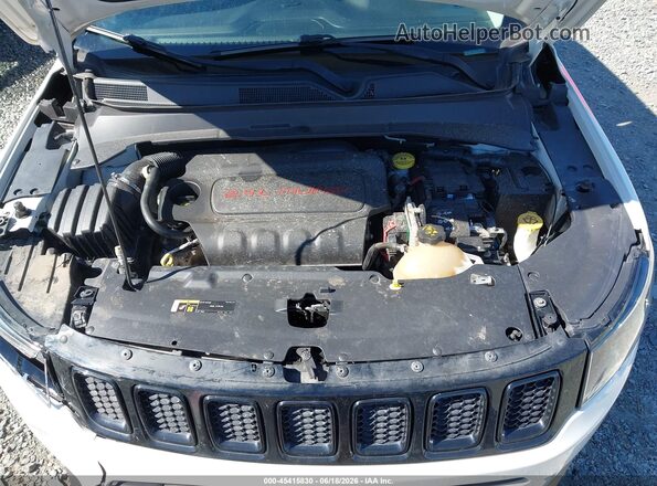 3C4NJDBB3JT432837 2018 JEEP COMPASS Белый Вид сзади