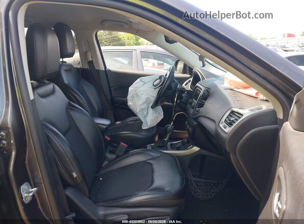 3C4NJDBB3JT456992 2018 JEEP COMPASS Серый Вид салона спереди