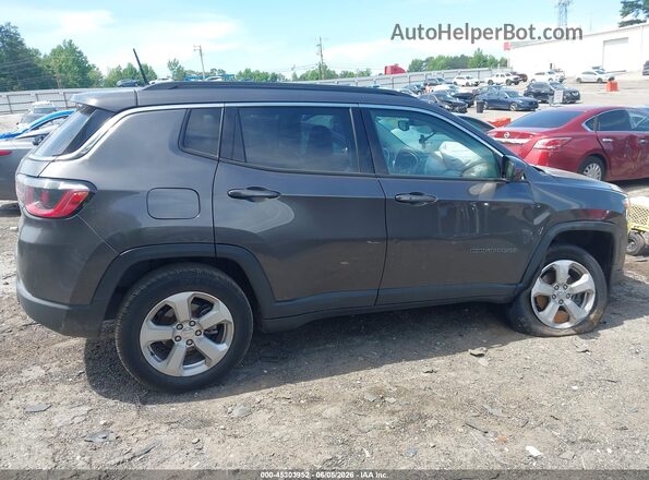 3C4NJDBB3JT456992 2018 JEEP COMPASS Серый Вид задней части салона