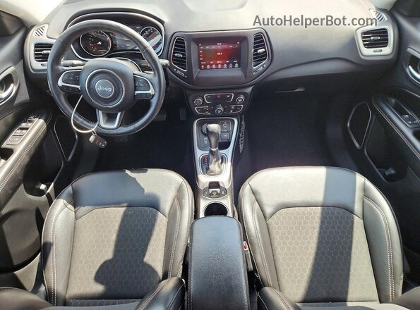 3C4NJDBB3KT593366 2019 JEEP COMPASS Gray Вид панелі приладів
