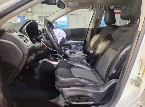 3C4NJDBB3KT734405 2019 JEEP COMPASS White Widok wnętrza z przodu