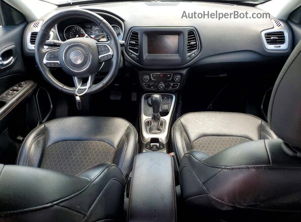 3C4NJDBB3KT801116 2019 JEEP COMPASS Серый Вид панели приборов