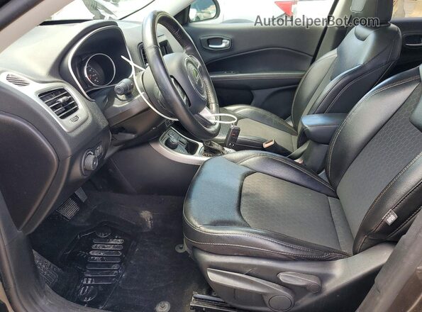 3C4NJDBB3KT801116 2019 JEEP COMPASS Серый Вид салона спереди
