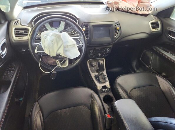 3C4NJDBB3LT133299 2020 JEEP COMPASS Blue Вид панелі приладів