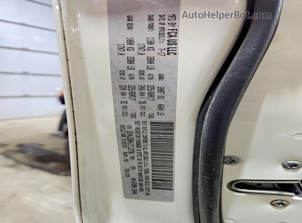 3C4NJDBB4JT112796 2018 JEEP COMPASS White Սալոնի 360 աստիճան տեսք