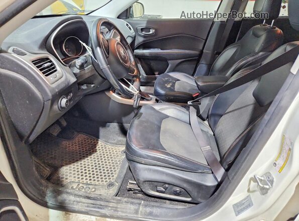 3C4NJDBB4JT112796 2018 JEEP COMPASS White Սալոնի դիմացի տեսք