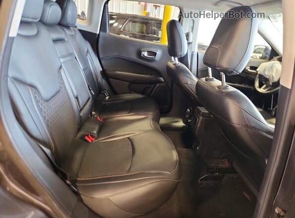 3C4NJDBB4KT592758 2019 JEEP COMPASS Серый 