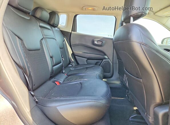 3C4NJDBB4KT807460 2019 JEEP COMPASS Gray 