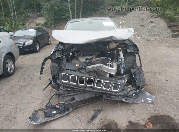 3C4NJDBB4KT850681 2019 JEEP COMPASS Silver Սարքավորումների վահանակի տեսք