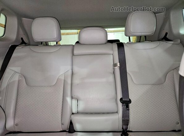 3C4NJDBB4NT140264 2022 JEEP COMPASS Gray Widok tylnych siedzeń