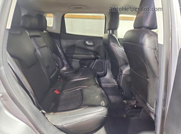3C4NJDBB5JT307077 2018 JEEP COMPASS Silver 