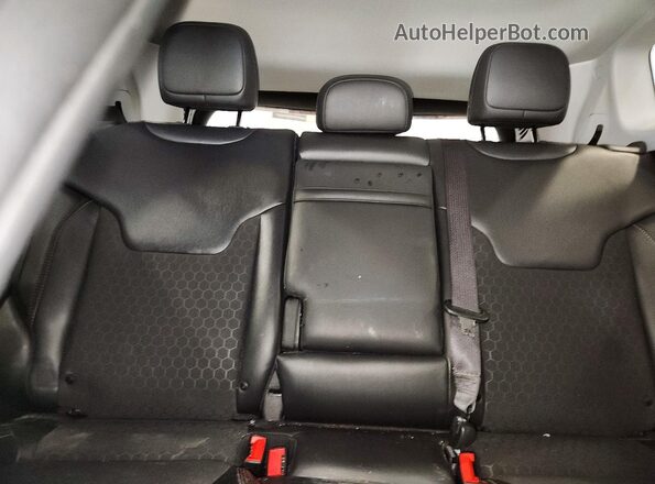 3C4NJDBB5KT839401 2019 JEEP COMPASS Красный Вид задних сидений