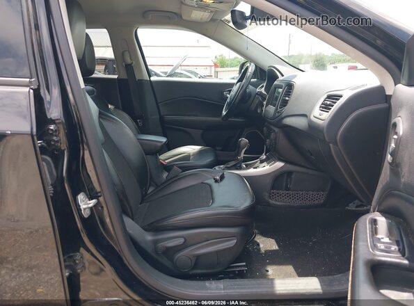 3C4NJDBB5LT174159 2020 JEEP COMPASS Black Widok wnętrza z przodu