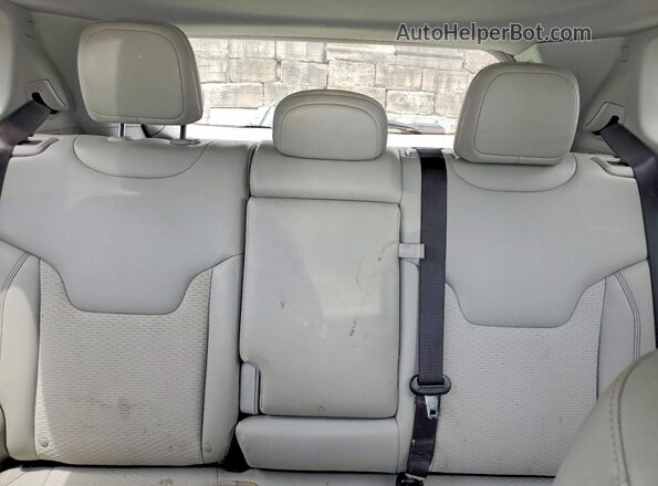 3C4NJDBB5NT212363 2022 JEEP COMPASS Белый Вид задних сидений