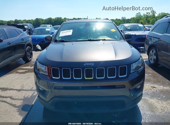 3C4NJDBB6JT408726 2018 JEEP COMPASS Gray Vista del cuadro de instrumentos