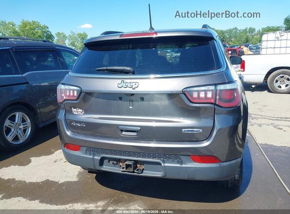 3C4NJDBB6JT408726 2018 JEEP COMPASS Gray 