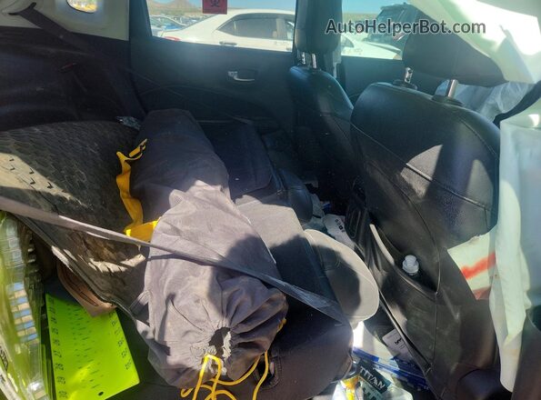 3C4NJDBB6MT529700 2021 JEEP COMPASS Burgundy Rear seats view