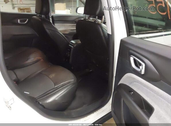 3C4NJDBB6NT110621 2022 JEEP COMPASS White VIN կոդի պիտակի տեսք