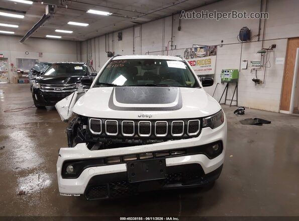 3C4NJDBB6NT110621 2022 JEEP COMPASS White Սալոնի հետևի տեսք