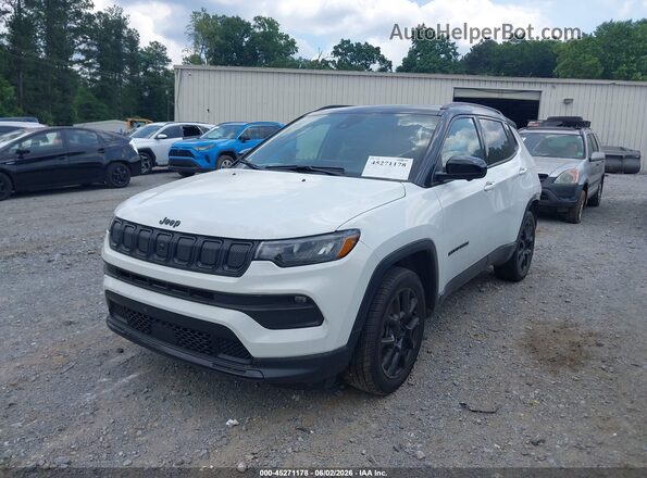 3C4NJDBB6NT223047 2022 JEEP COMPASS White Vista tres cuartos delantera izquierda