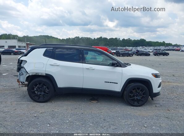 3C4NJDBB6NT223047 2022 JEEP COMPASS White Vista interior trasera
