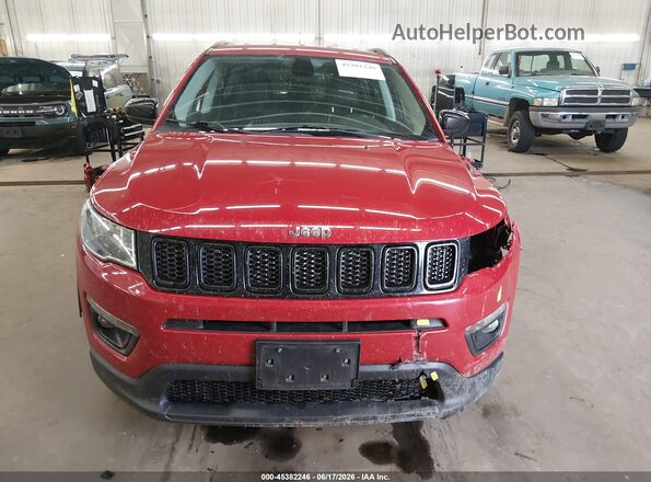 3C4NJDBB7JT177013 2018 JEEP COMPASS Red Rear interior view