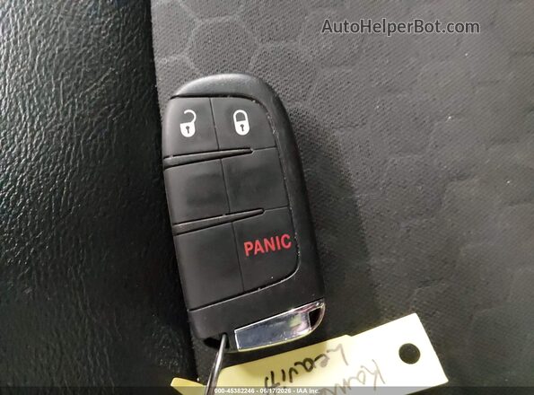 3C4NJDBB7JT177013 2018 JEEP COMPASS Red Dashboard view
