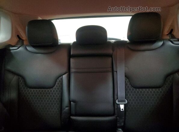 3C4NJDBB7JT328738 2018 JEEP COMPASS Red Vista de los asientos traseros