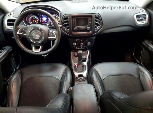 3C4NJDBB7JT328738 2018 JEEP COMPASS Red Vista del salpicadero
