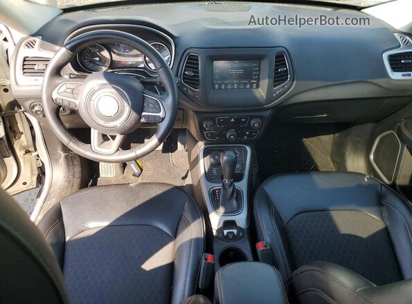 3C4NJDBB7KT600125 2019 JEEP COMPASS White წინა პანელის ხედი