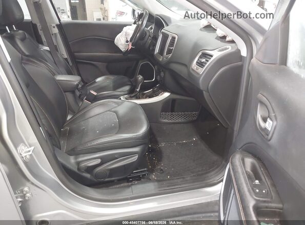 3C4NJDBB7KT683409 2019 JEEP COMPASS Gray Widok wnętrza z przodu