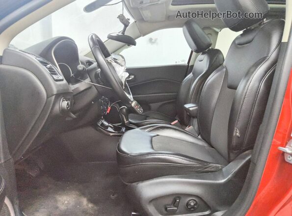 3C4NJDBB7KT827721 2019 JEEP COMPASS Red წინა სალონის ხედი