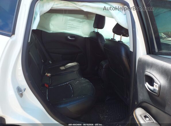 3C4NJDBB7LT138490 2020 JEEP COMPASS White VIN sticker view