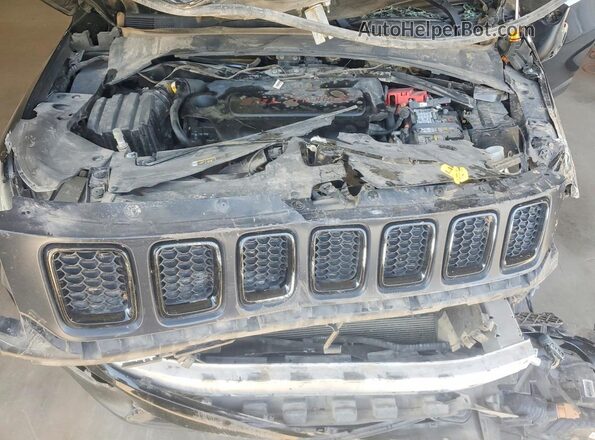 3C4NJDBB7LT251680 2020 JEEP COMPASS Black Vista del compartimento del motor
