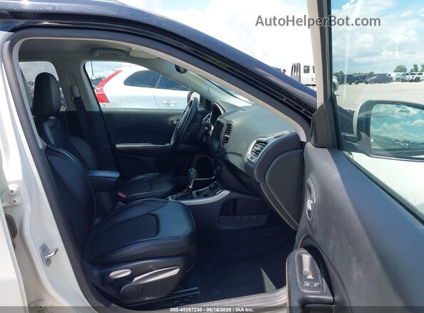 3C4NJDBB8JT117371 2018 JEEP COMPASS White Սալոնի դիմացի տեսք
