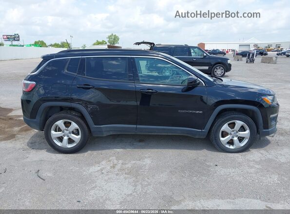 3C4NJDBB8JT222153 2018 JEEP COMPASS Black Սալոնի հետևի տեսք