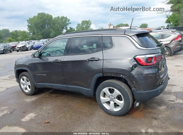 3C4NJDBB8JT393534 2018 JEEP COMPASS Серый 