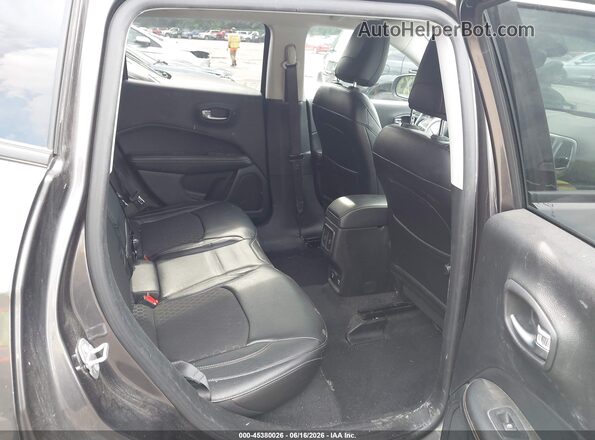 3C4NJDBB8JT393534 2018 JEEP COMPASS Серый Вид наклейки с VIN-кодом
