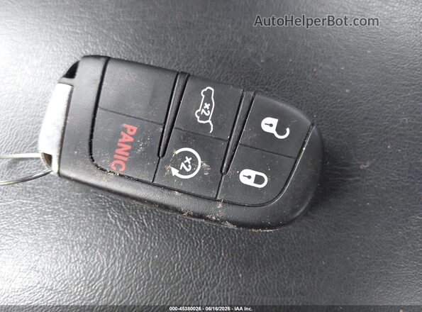 3C4NJDBB8JT393534 2018 JEEP COMPASS Серый Вид панели приборов
