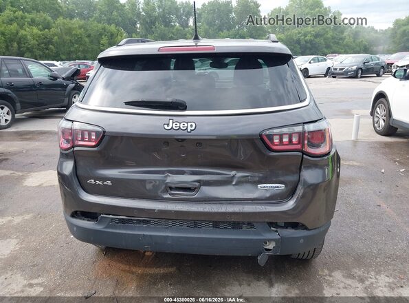 3C4NJDBB8JT393534 2018 JEEP COMPASS Серый 