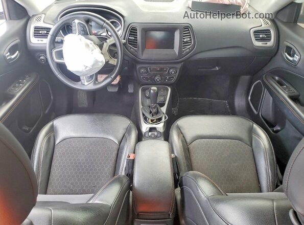 3C4NJDBB8KT601669 2019 JEEP COMPASS Black Vista del salpicadero