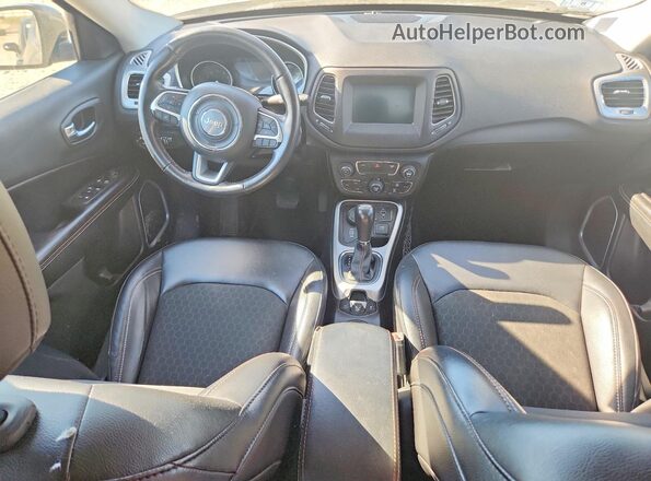 3C4NJDBB8KT650676 2019 JEEP COMPASS Gray Dashboard view