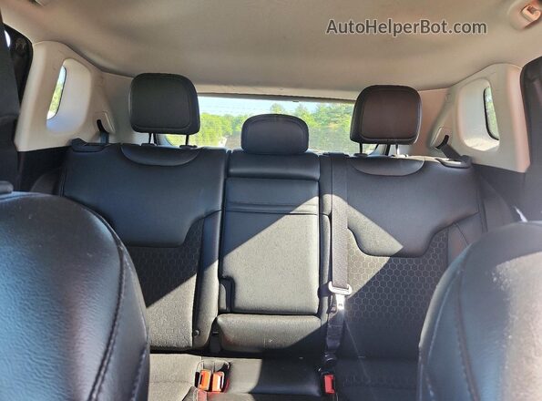 3C4NJDBB8KT650676 2019 JEEP COMPASS Gray Rear seats view
