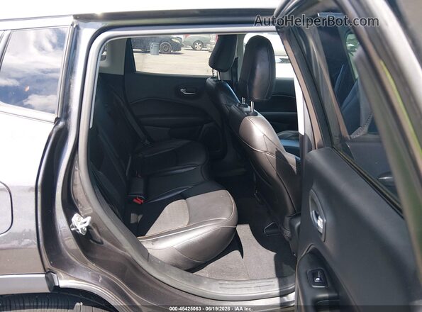 3C4NJDBB8LT215819 2020 JEEP COMPASS Gray Вид наклейки з VIN-кодом