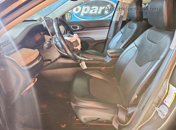 3C4NJDBB8NT106005 2022 JEEP COMPASS Gray Вид салону спереду