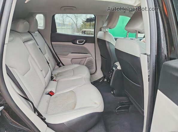 3C4NJDBB8NT233577 2022 JEEP COMPASS Черный Вид задней части салона